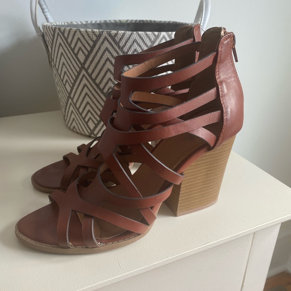 Qupid | Open toed block heels | size 9.5 - Picture 2 of 7